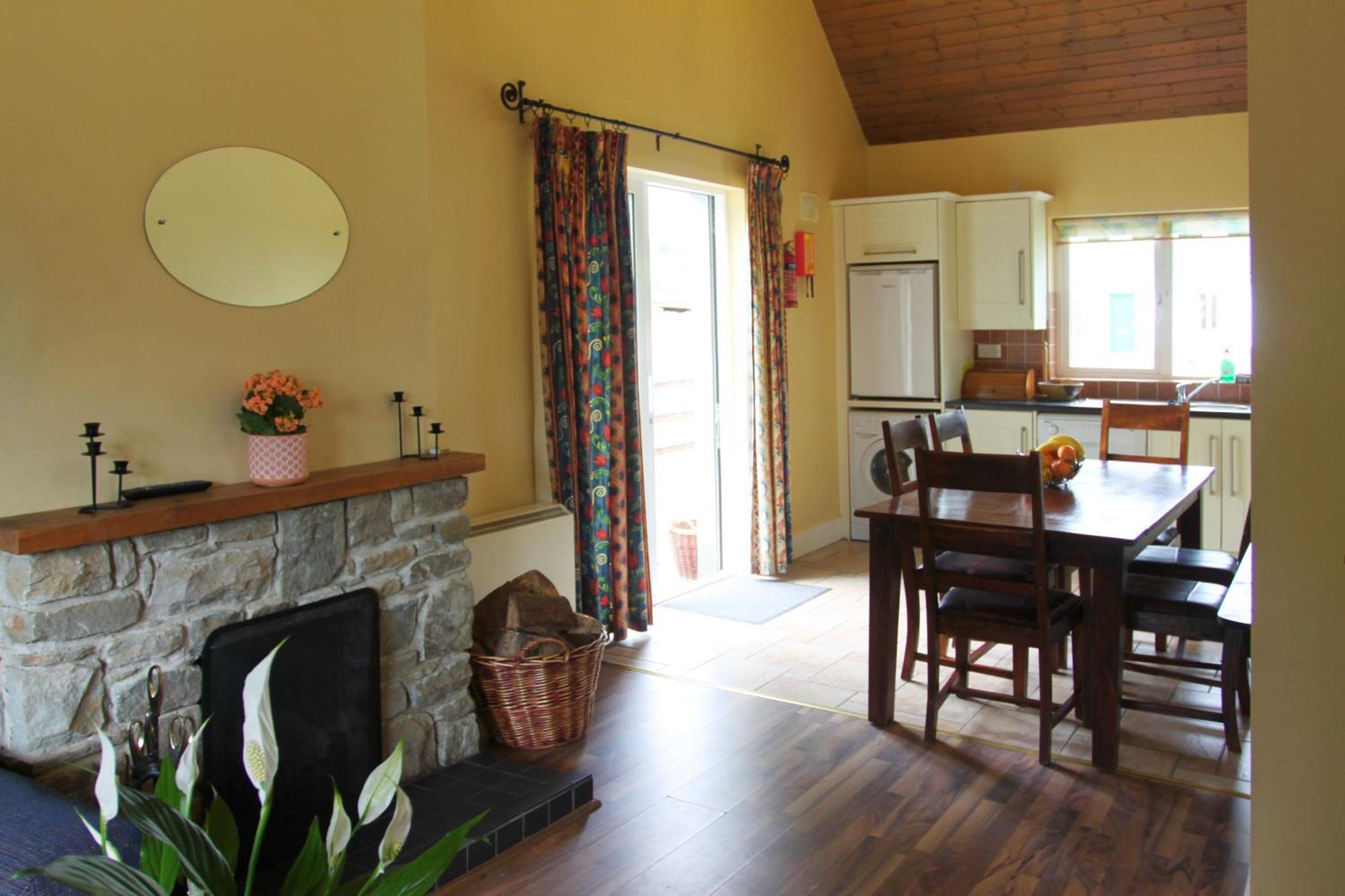 Leitrim Quay - Riverside Cottage 3 County Leitrim المظهر الخارجي الصورة