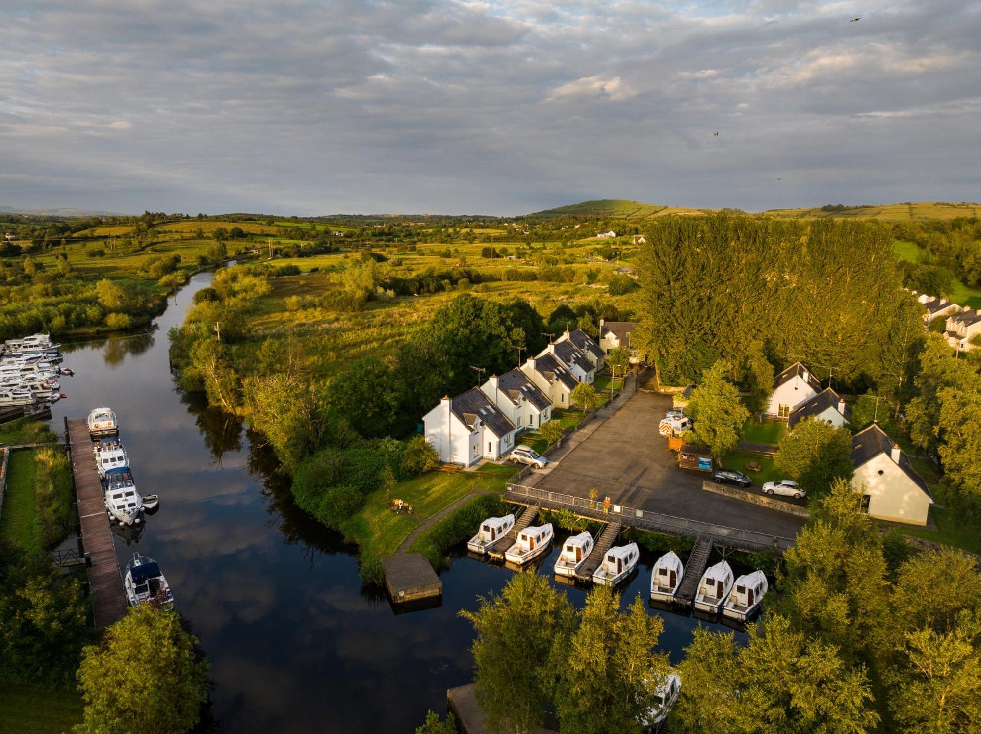 Leitrim Quay - Riverside Cottage 3 County Leitrim المظهر الخارجي الصورة